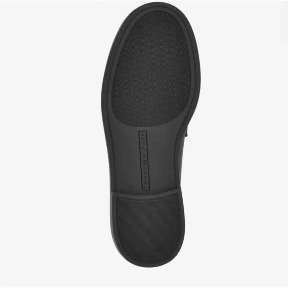 NEW Tommy Hilfiger Women’s Size 7.5 Black Terina Faux Leather Loafers